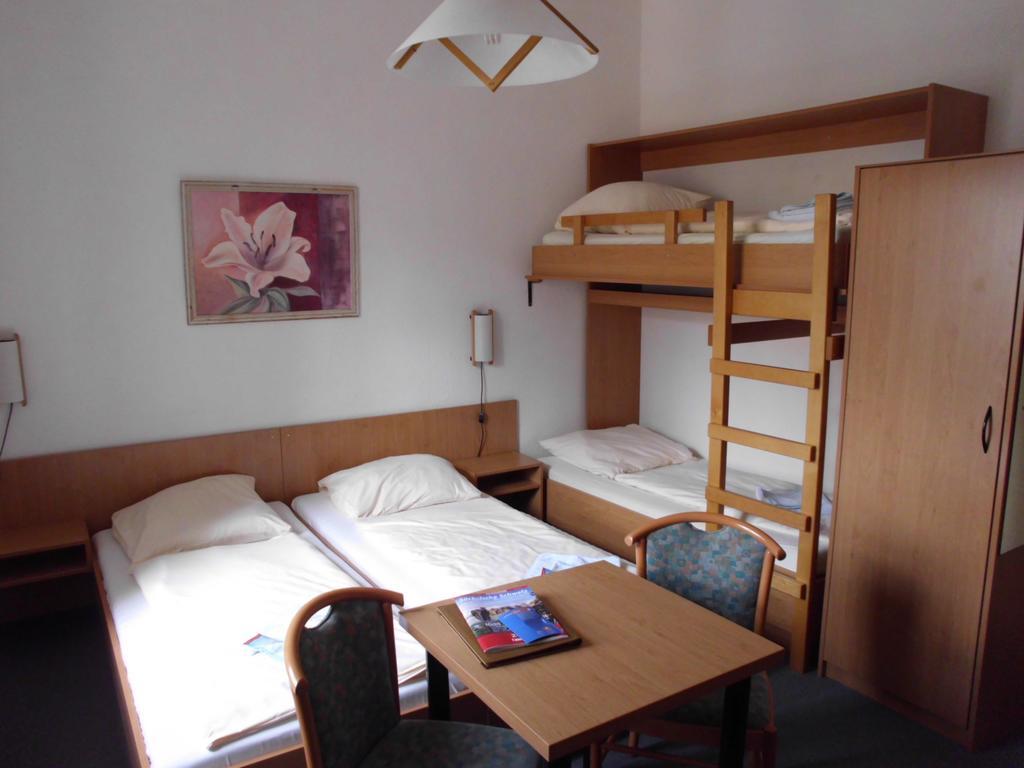 Burg Hohnstein Hotel Стая снимка